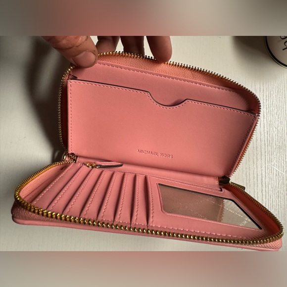 Micheal kors wallet - Picture 4 of 5